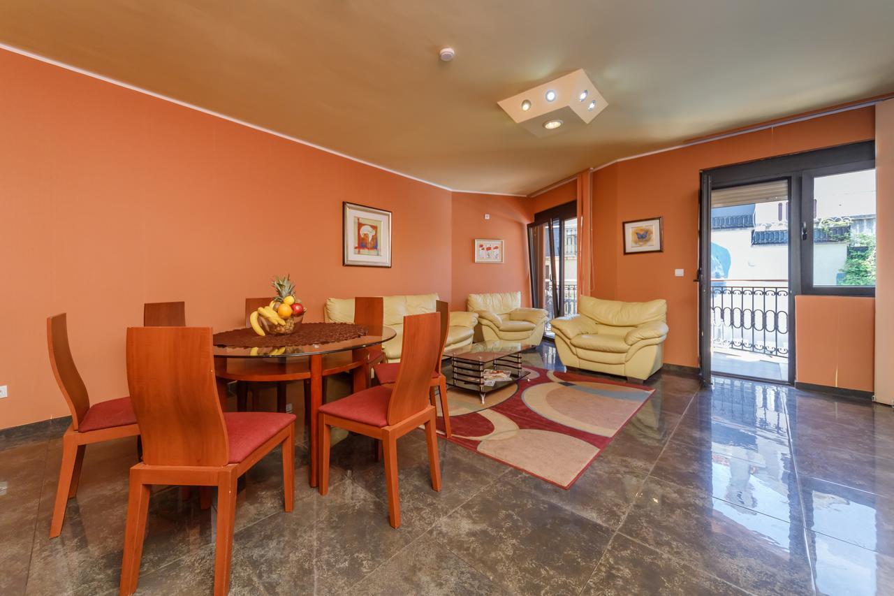 Coral Apartment *
