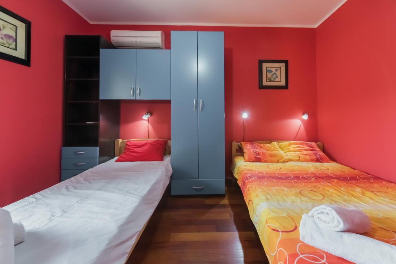 Coral Apartment