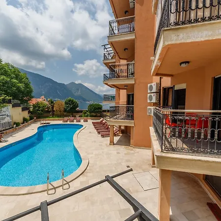 Apartments Coral Kotor Exterior photo