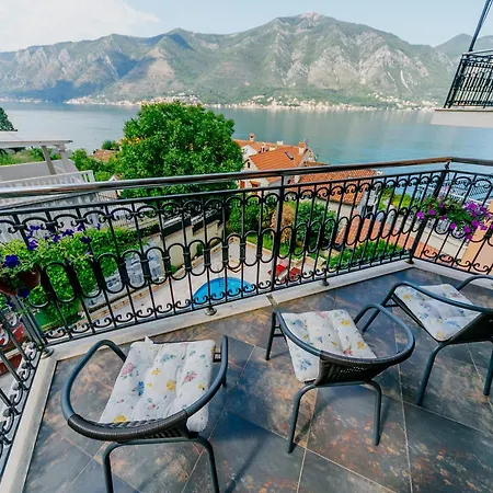 Apartments Coral Kotor Exterior photo