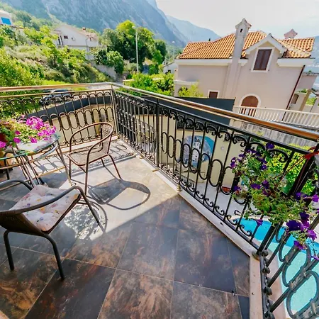 Apartments Coral Kotor Exterior photo